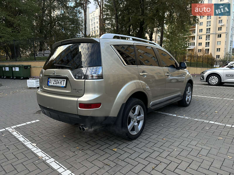 Внедорожник / Кроссовер Mitsubishi Outlander 2009 в Киеве