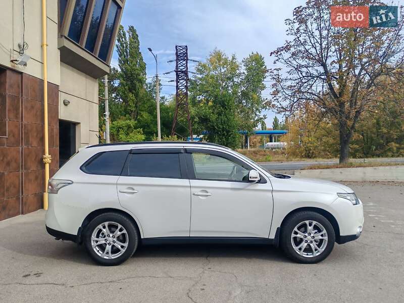 Внедорожник / Кроссовер Mitsubishi Outlander 2013 в Днепре фото 5 Внедорожник / Кроссовер Mitsubishi Outlander 2013 в Днепре