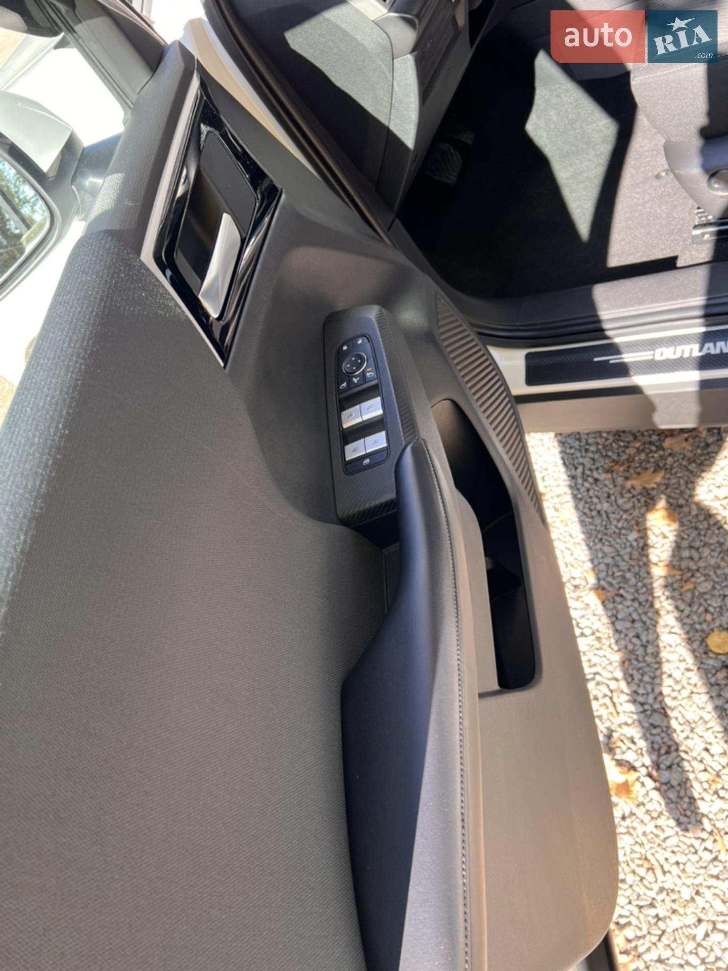 2022 Mitsubishi Outlander - мініатюра 14