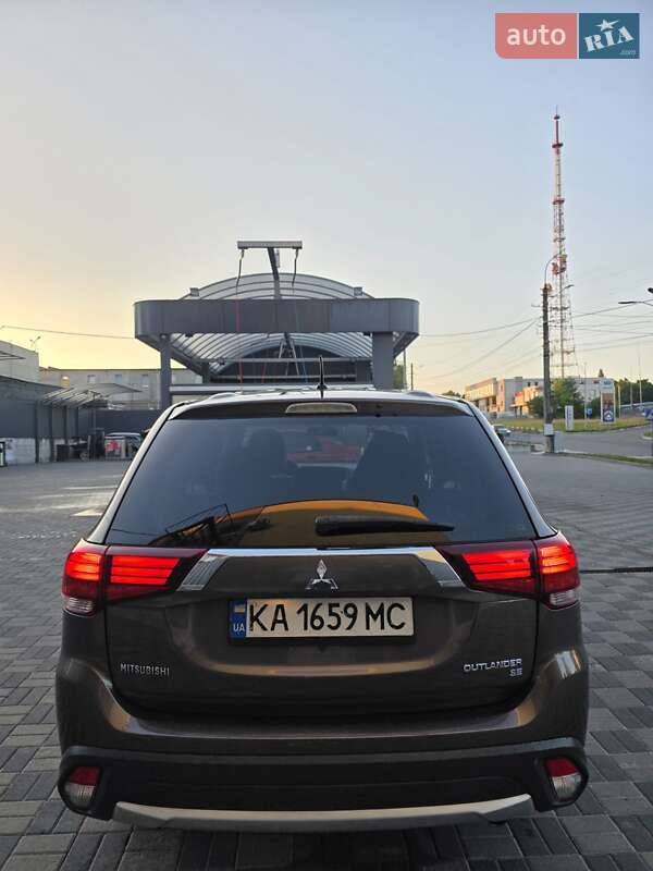 Внедорожник / Кроссовер Mitsubishi Outlander 2015 в Хмельницком