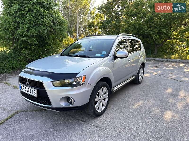 Позашляховик / Кросовер Mitsubishi Outlander 2013 в Запоріжжі