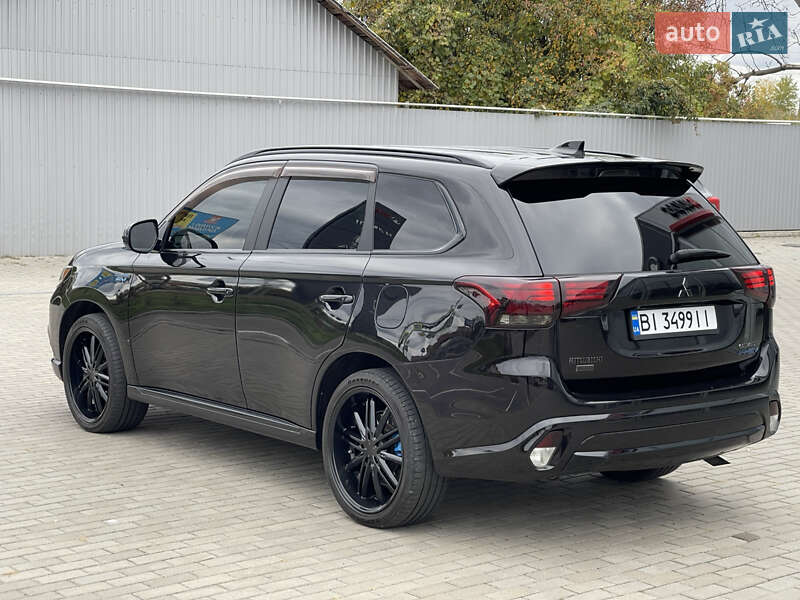 Внедорожник / Кроссовер Mitsubishi Outlander 2018 в Полтаве