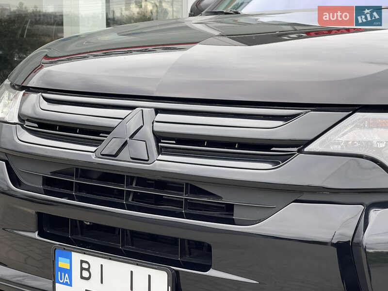 Внедорожник / Кроссовер Mitsubishi Outlander 2018 в Полтаве