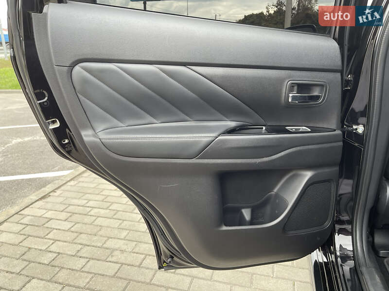 Внедорожник / Кроссовер Mitsubishi Outlander 2018 в Полтаве