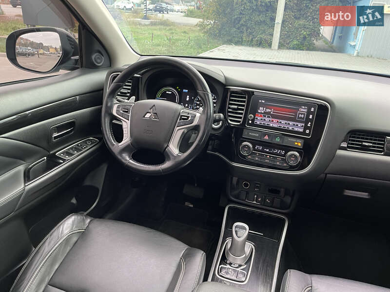 Внедорожник / Кроссовер Mitsubishi Outlander 2018 в Полтаве