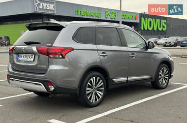 Внедорожник / Кроссовер Mitsubishi Outlander 2019 в 