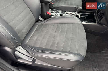 Внедорожник / Кроссовер Mitsubishi Outlander 2019 в 