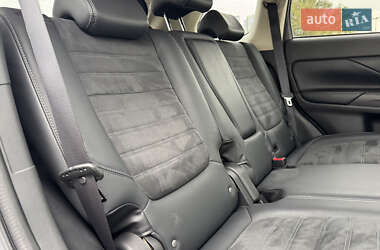 Внедорожник / Кроссовер Mitsubishi Outlander 2019 в 