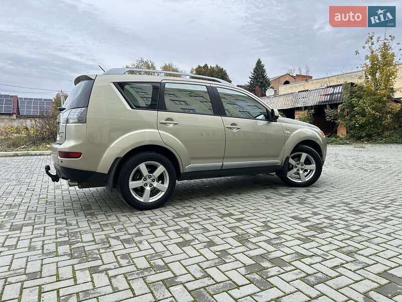 Внедорожник / Кроссовер Mitsubishi Outlander 2007 в Ромнах фото 8 Внедорожник / Кроссовер Mitsubishi Outlander 2007 в Ромнах