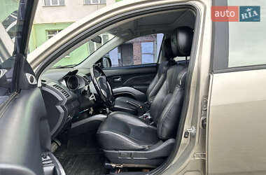 Позашляховик / Кросовер Mitsubishi Outlander 2007 в  фото 16 Позашляховик / Кросовер Mitsubishi Outlander 2007 в