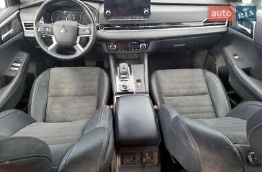 Внедорожник / Кроссовер Mitsubishi Outlander 2021 в 