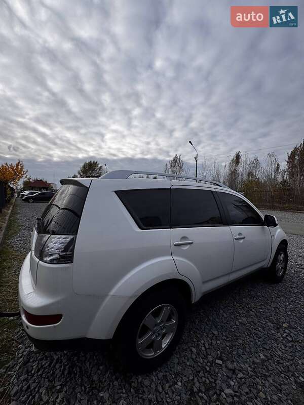 Внедорожник / Кроссовер Mitsubishi Outlander 2007 в Киеве