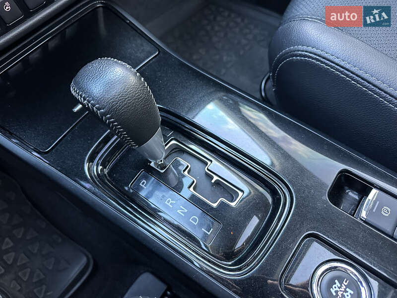 Позашляховик / Кросовер Mitsubishi Outlander 2016 в Львові фото 28 Позашляховик / Кросовер Mitsubishi Outlander 2016 в Львові