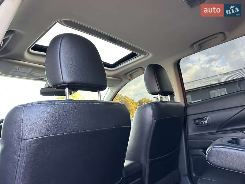 Позашляховик / Кросовер Mitsubishi Outlander 2016 в Львові фото 31 Позашляховик / Кросовер Mitsubishi Outlander 2016 в Львові