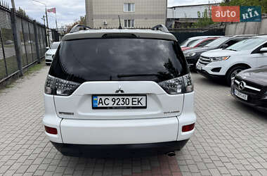 Внедорожник / Кроссовер Mitsubishi Outlander 2010 в 