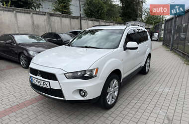 Внедорожник / Кроссовер Mitsubishi Outlander 2010 в 