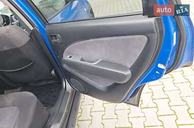 Внедорожник / Кроссовер Mitsubishi Outlander 2003 в 