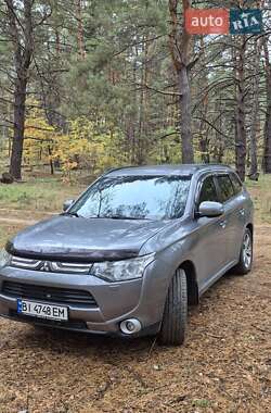 Внедорожник / Кроссовер Mitsubishi Outlander 2012 в Полтаве