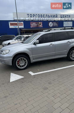 Внедорожник / Кроссовер Mitsubishi Outlander 2007 в 
