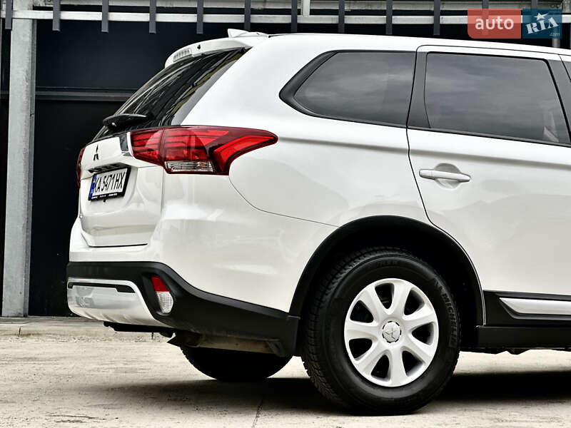 Позашляховик / Кросовер Mitsubishi Outlander 2021 в Києві фото 11 Позашляховик / Кросовер Mitsubishi Outlander 2021 в Києві
