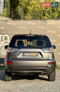 Внедорожник / Кроссовер Mitsubishi Outlander 2010 в 