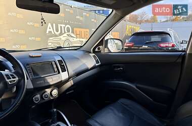 Внедорожник / Кроссовер Mitsubishi Outlander 2010 в 