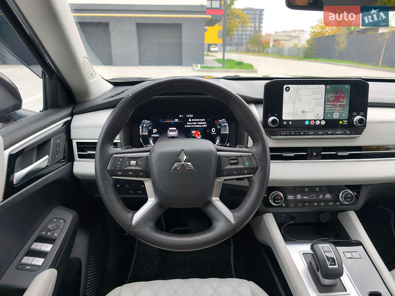 Внедорожник / Кроссовер Mitsubishi Outlander 2022 в Ивано-Франковске