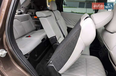 Внедорожник / Кроссовер Mitsubishi Outlander 2022 в 