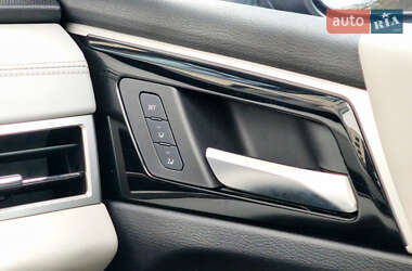 Внедорожник / Кроссовер Mitsubishi Outlander 2022 в 