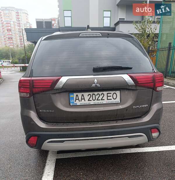 Внедорожник / Кроссовер Mitsubishi Outlander 2018 в Киеве фото 2 Внедорожник / Кроссовер Mitsubishi Outlander 2018 в Киеве