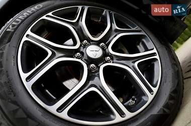 Внедорожник / Кроссовер Mitsubishi Outlander 2016 в 