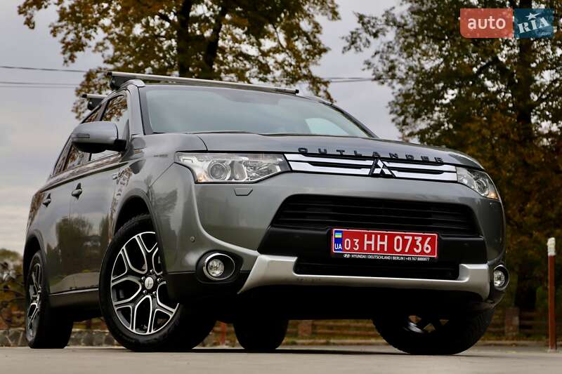 Внедорожник / Кроссовер Mitsubishi Outlander 2016 в Дрогобыче
