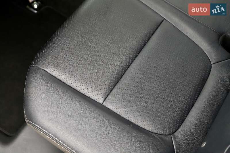 Внедорожник / Кроссовер Mitsubishi Outlander 2016 в Дрогобыче