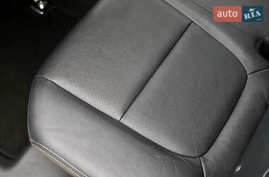 Внедорожник / Кроссовер Mitsubishi Outlander 2016 в 
