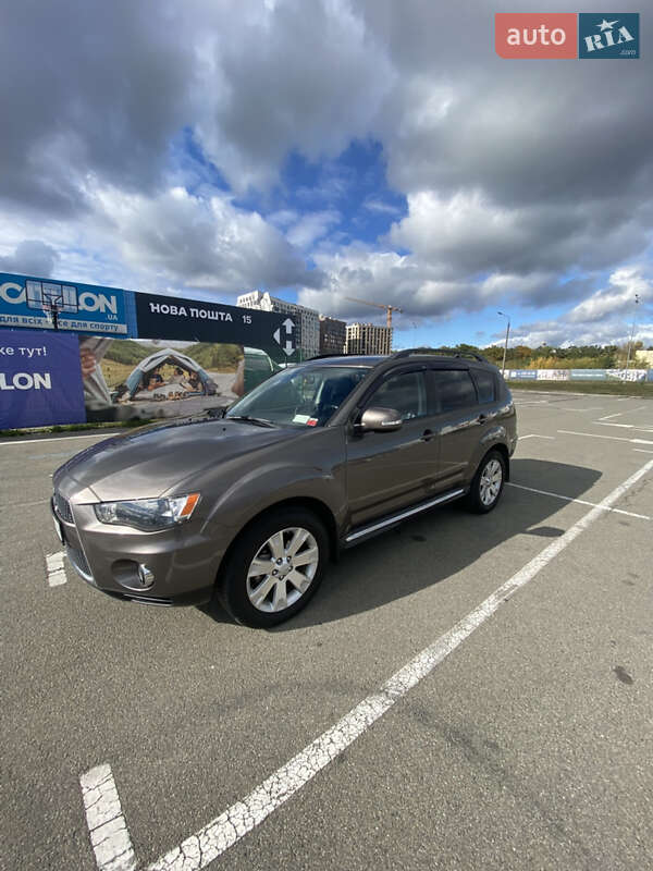 Внедорожник / Кроссовер Mitsubishi Outlander 2010 в Киеве фото 11 Внедорожник / Кроссовер Mitsubishi Outlander 2010 в Киеве