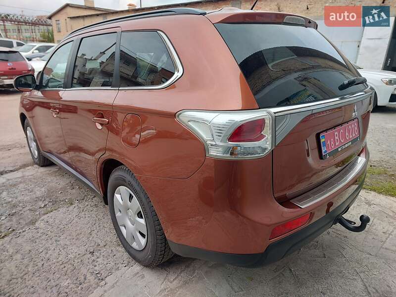 Позашляховик / Кросовер Mitsubishi Outlander 2013 в Рівному фото 11 Позашляховик / Кросовер Mitsubishi Outlander 2013 в Рівному