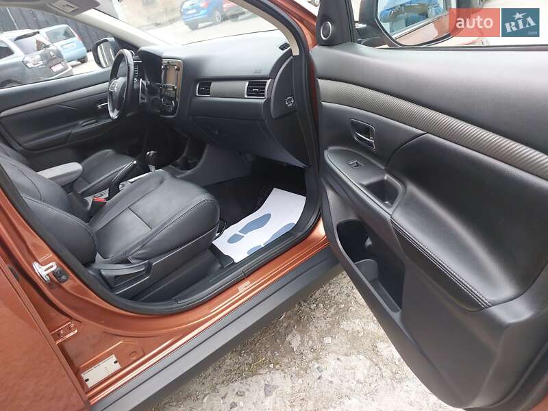 Позашляховик / Кросовер Mitsubishi Outlander 2013 в Рівному фото 26 Позашляховик / Кросовер Mitsubishi Outlander 2013 в Рівному