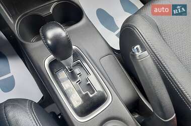 Позашляховик / Кросовер Mitsubishi Outlander 2013 в  фото 31 Позашляховик / Кросовер Mitsubishi Outlander 2013 в