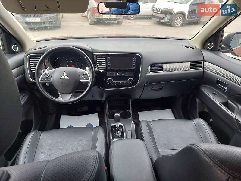 Позашляховик / Кросовер Mitsubishi Outlander 2013 в Рівному фото 53 Позашляховик / Кросовер Mitsubishi Outlander 2013 в Рівному