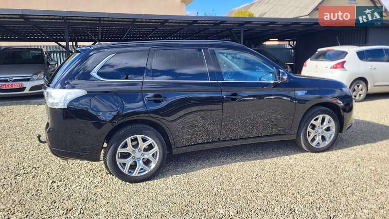 Внедорожник / Кроссовер Mitsubishi Outlander 2014 в Калуше