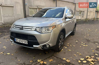 Позашляховик / Кросовер Mitsubishi Outlander 2014 в Львові