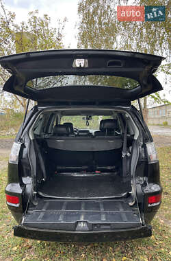 Внедорожник / Кроссовер Mitsubishi Outlander 2010 в 