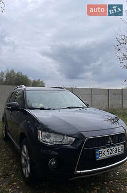 Внедорожник / Кроссовер Mitsubishi Outlander 2010 в 