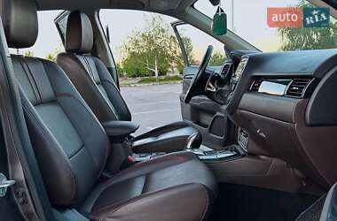 Позашляховик / Кросовер Mitsubishi Outlander 2018 в 