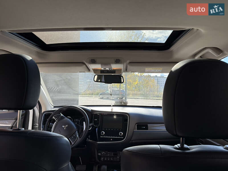 Внедорожник / Кроссовер Mitsubishi Outlander 2021 в Ивано-Франковске