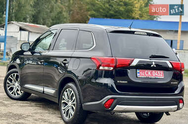 Позашляховик / Кросовер Mitsubishi Outlander 2016 в  фото 23 Позашляховик / Кросовер Mitsubishi Outlander 2016 в