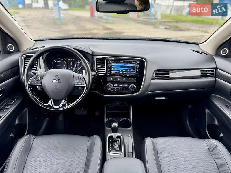 Внедорожник / Кроссовер Mitsubishi Outlander 2016 в Калуше фото 45 Внедорожник / Кроссовер Mitsubishi Outlander 2016 в Калуше