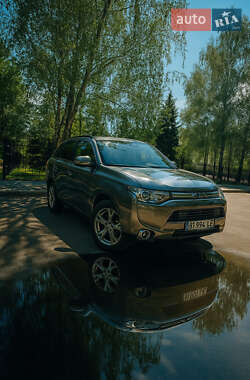 Внедорожник / Кроссовер Mitsubishi Outlander 2013 в Кременчуге