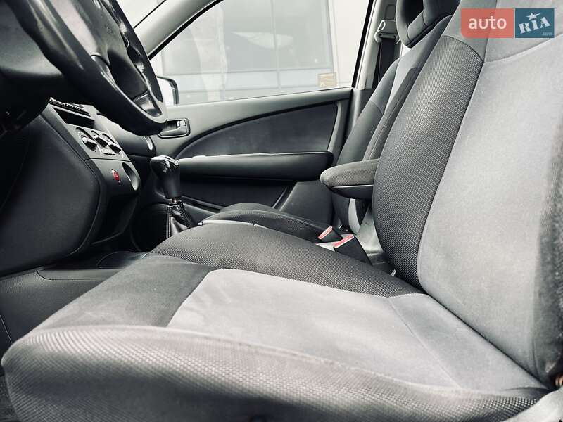 Позашляховик / Кросовер Mitsubishi Outlander 2006 в Чернівцях фото 31 Позашляховик / Кросовер Mitsubishi Outlander 2006 в Чернівцях