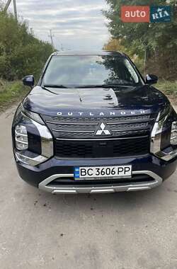 Позашляховик / Кросовер Mitsubishi Outlander 2021 в Винниках